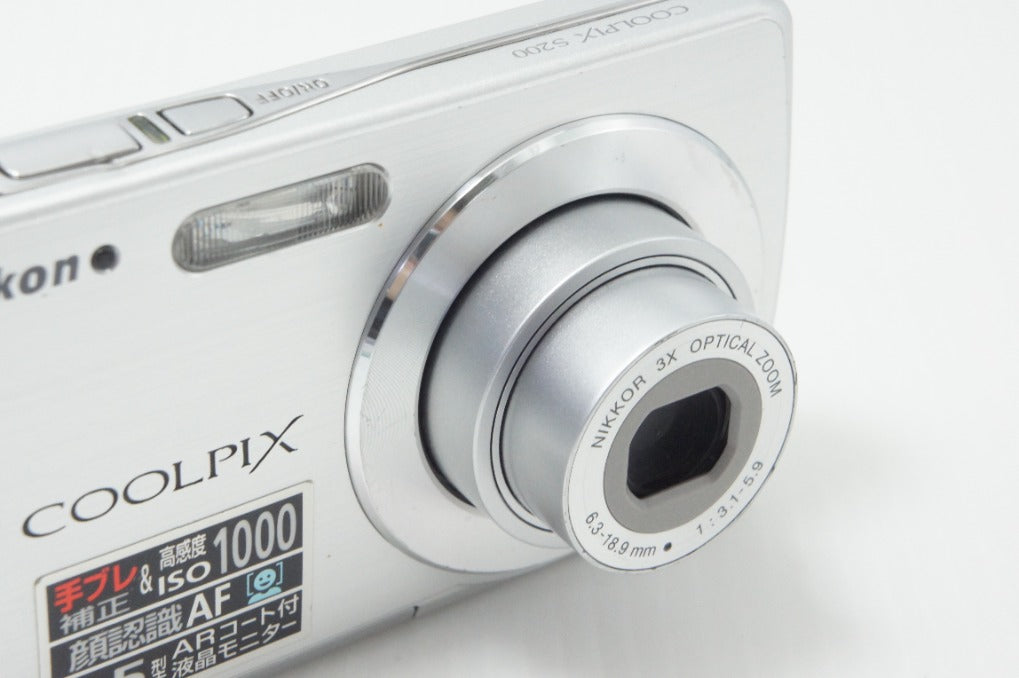 Nikon ニコン COOLPIX S200 コンパクトデジタルカメラ シルバー