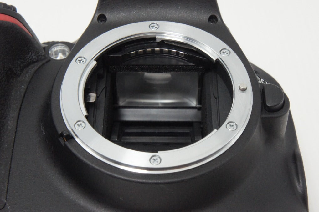 美品 Nikon ニコン D5100 ボディ + AF-S DX NIKKOR 18-55mm VR レンズ