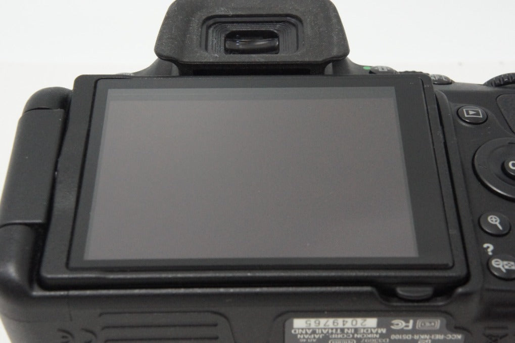 美品 Nikon ニコン D5100 ボディ + AF-S DX NIKKOR 18-55mm VR レンズ