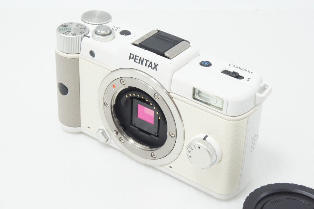 美品 PENTAX ペンタックス Q ボディ ミラーレス一眼カメラ ホワイト