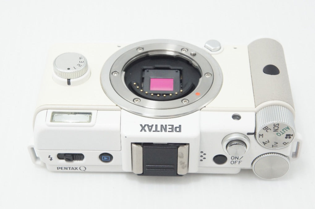 美品 PENTAX ペンタックス Q ボディ ミラーレス一眼カメラ ホワイト