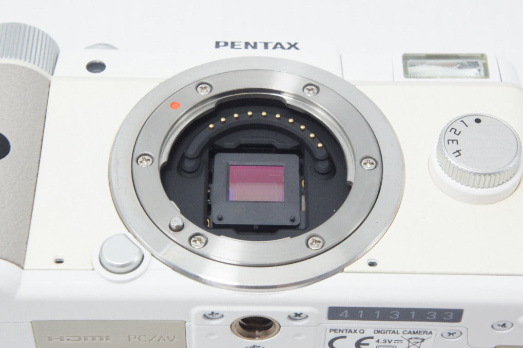 美品 PENTAX ペンタックス Q ボディ ミラーレス一眼カメラ ホワイト