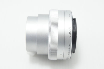 美品 Panasonic LUMIX G VARIO 12-32mm F3.5-5.6 ASPH. MEGA O.I.S. H-FS12032 マイクロフォーサーズ シルバー 260717w