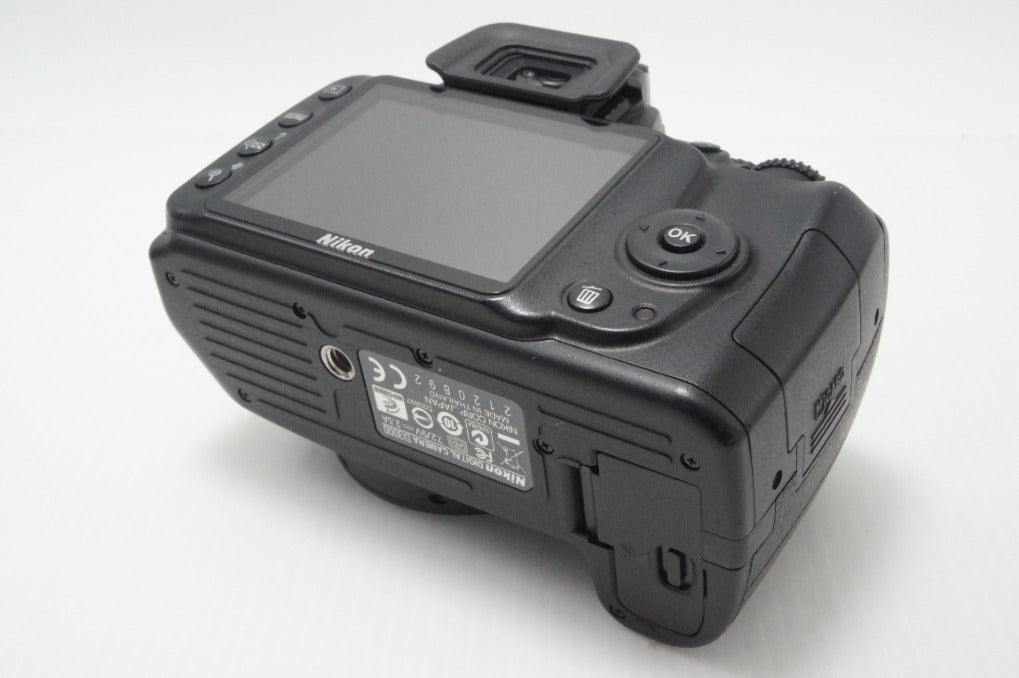 Nikon ニコン D3000 ボディ デジタル一眼レフカメラ ブラック 260720a