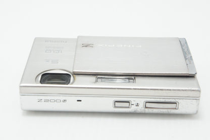 訳あり品 FUJIFILM フジフィルム FinePix Z200fd コンパクトデジタルカメラ シルバー 260720d