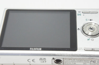 訳あり品 FUJIFILM フジフィルム FinePix Z200fd コンパクトデジタルカメラ シルバー 260720d