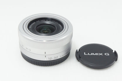 美品 Panasonic LUMIX G VARIO 12-32mm F3.5-5.6 ASPH. MEGA O.I.S. H-FS12032 シルバー マイクロフォーサーズ 260723m
