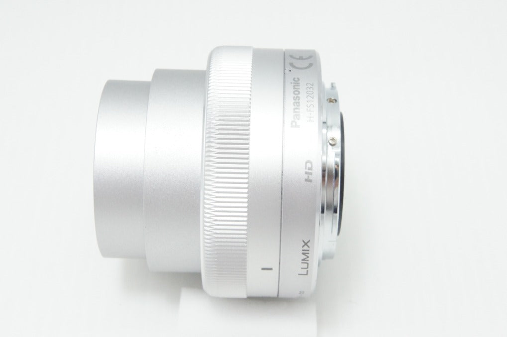 美品 Panasonic LUMIX G VARIO 12-32mm F3.5-5.6 ASPH. MEGA O.I.S. H-FS12032 シルバー マイクロフォーサーズ 260723m