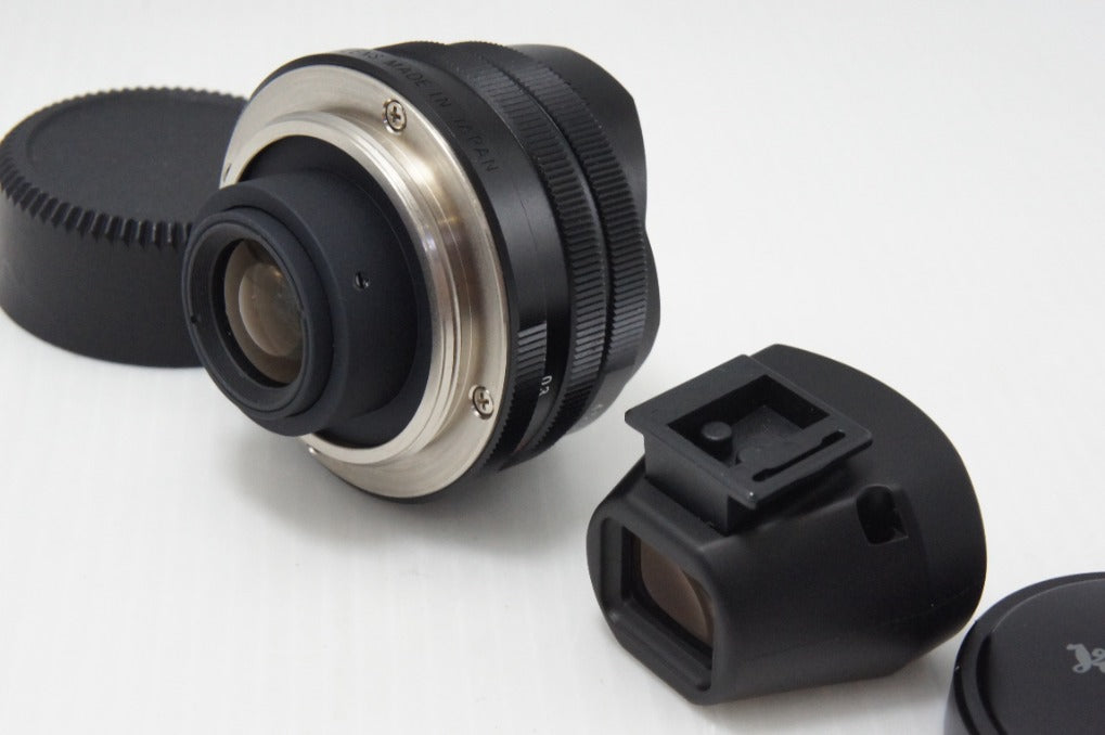 美品 VOIGTLANDER SUPER WIDE HELIAR 15mm F4.5 Aspherical Leica L39 スクリューマウント ファインダー付 260723n