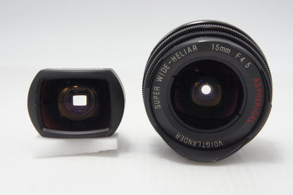 美品 VOIGTLANDER SUPER WIDE HELIAR 15mm F4.5 Aspherical Leica L39 スクリューマウント ファインダー付 260723n