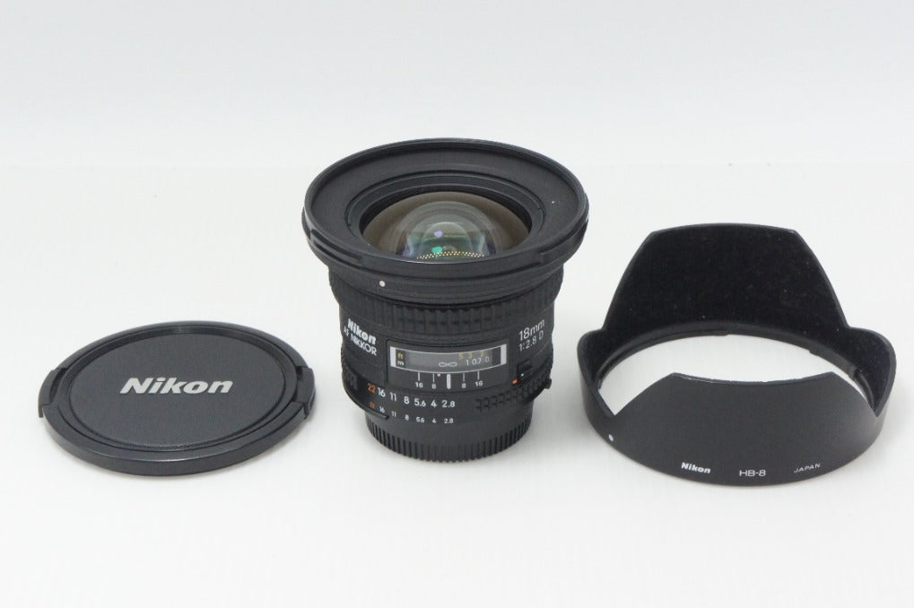美品 Nikon ニコン AF NIKKOR 18mm F2.8D フルサイズ 単焦点レンズ フード付 260723y
