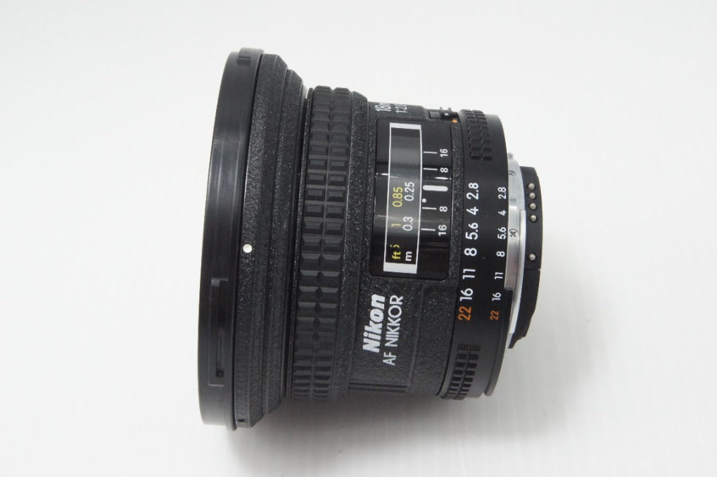 美品 Nikon ニコン AF NIKKOR 18mm F2.8D フルサイズ 単焦点レンズ フード付 260723y