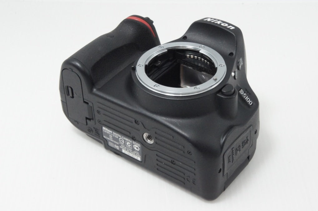 美品 Nikon D5100 ボディ + AF-S DX NIKKOR 18-55mm VR レンズキット デジタル一眼レフカメラ ブラック 260724b
