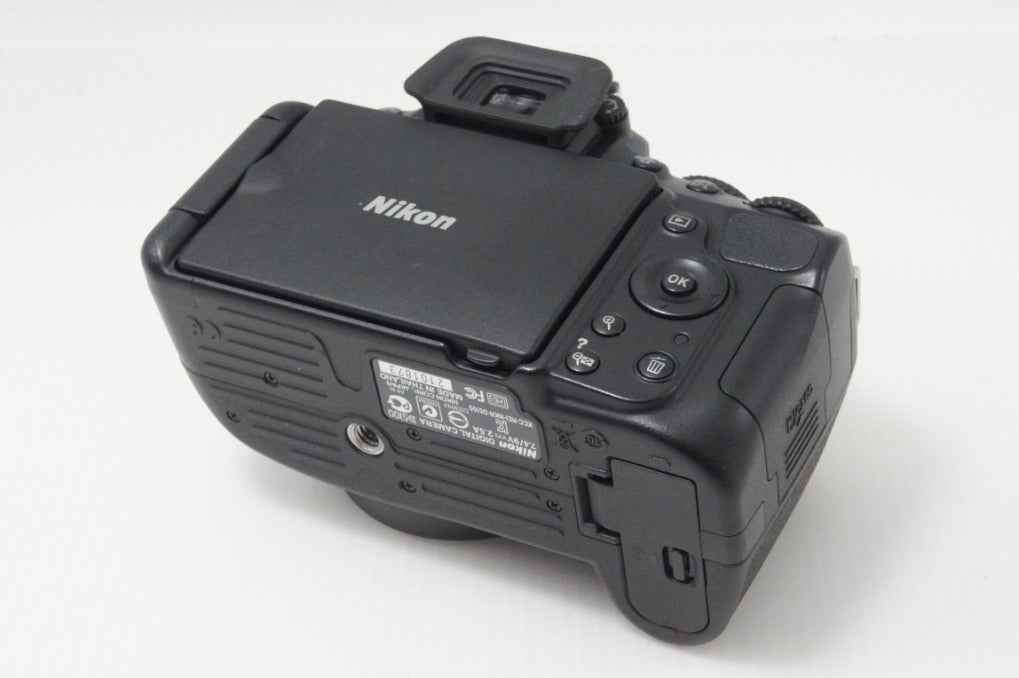 美品 Nikon D5100 ボディ + AF-S DX NIKKOR 18-55mm VR レンズキット デジタル一眼レフカメラ ブラック 260724b