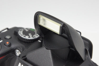 美品 Nikon D5100 ボディ + AF-S DX NIKKOR 18-55mm VR レンズキット デジタル一眼レフカメラ ブラック 260724b