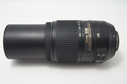 美品 Nikon ニコン AF-S DX NIKKOR 55-300mm F4.5-5.6G ED VR APS-C ズームレンズ フード付 260724c