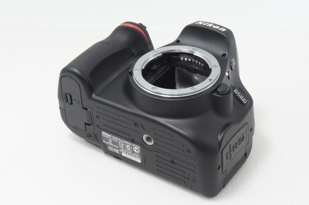 新品級 Nikon D5100 ボディ + AF-S DX NIKKOR 18-55mm VR レンズキット デジタル一眼レフカメラ ブラック 260724d
