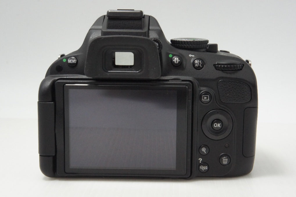 新品級 Nikon D5100 ボディ + AF-S DX NIKKOR 18-55mm VR レンズキット デジタル一眼レフカメラ ブラック 260724d