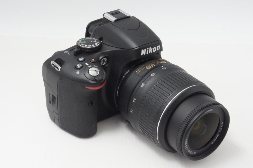新品級 Nikon D5100 ボディ + AF-S DX NIKKOR 18-55mm VR レンズキット デジタル一眼レフカメラ ブラック 260724d