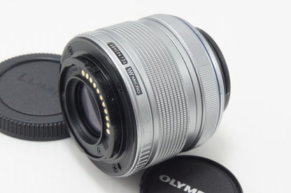 OLYMPUS オリンパス M.ZUIKO DIGITAL 14-42mm F3.5-5.6 II R マイクロフォーサーズ シルバー ズームレンズ 260724o