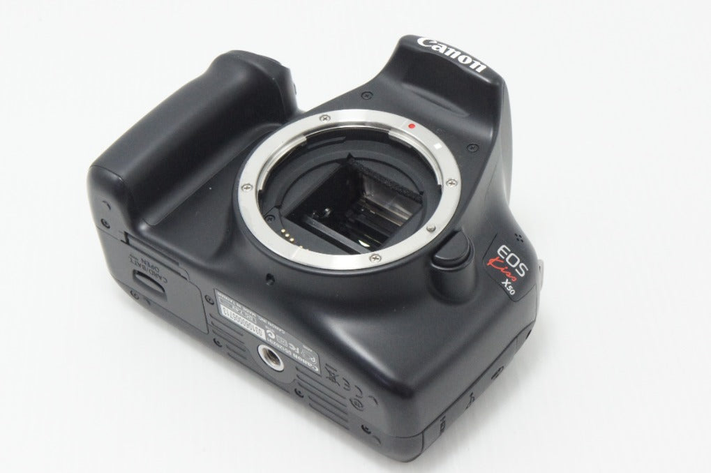 良品 Canon キヤノン EOS Kiss X50 ボディ + EF-S 18-55mm IS II レンズキット デジタル一眼レフカメラ 260727g