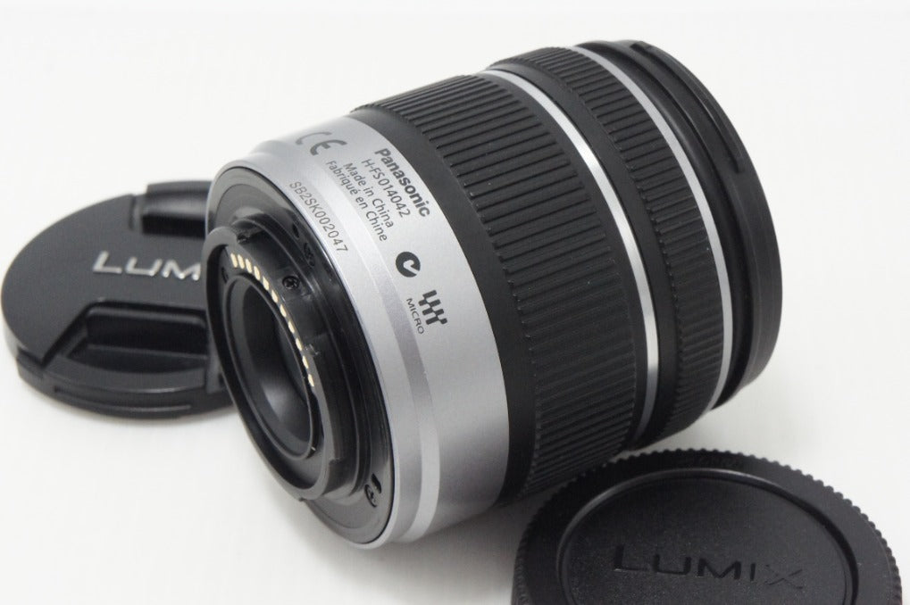 美品 Panasonic LUMIX G VARIO 14-42mm F3.5-5.6 ASPH. MEGA O.I.S H-FS014042 マイクロフォーサーズ フード付 260727m