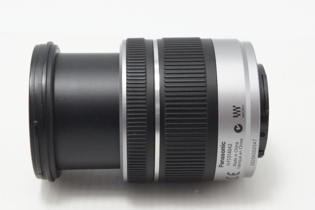 美品 Panasonic LUMIX G VARIO 14-42mm F3.5-5.6 ASPH. MEGA O.I.S H-FS014042 マイクロフォーサーズ フード付 260727m