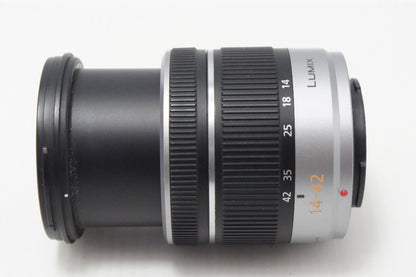 美品 Panasonic LUMIX G VARIO 14-42mm F3.5-5.6 ASPH. MEGA O.I.S H-FS014042 マイクロフォーサーズ フード付 260727m