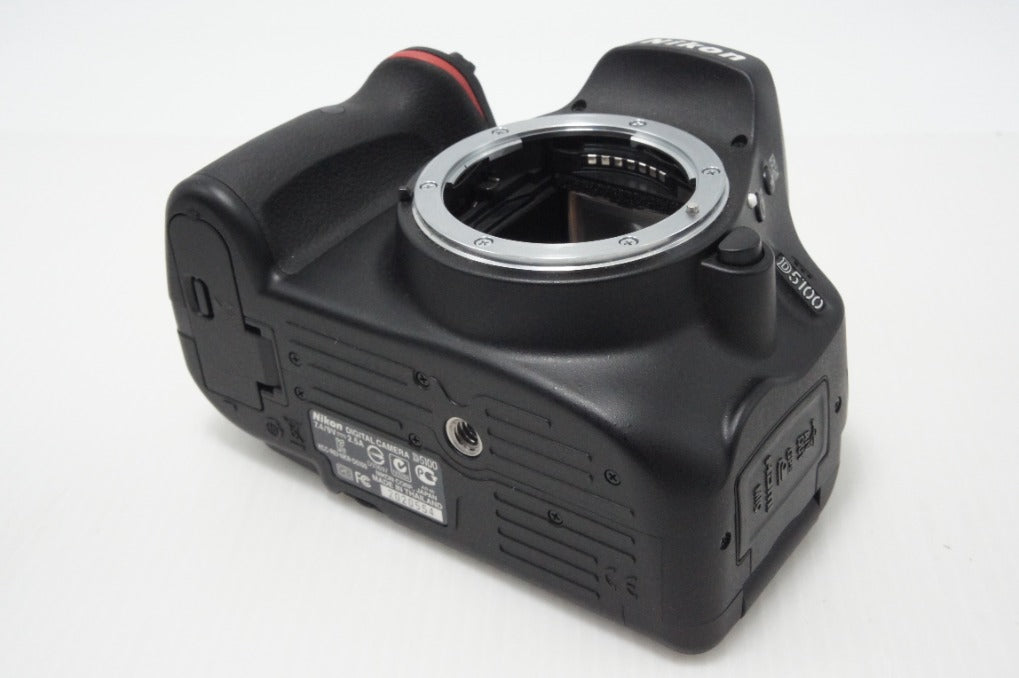Nikon ニコン D5100 ボディ + AF-S DX NIKKOR 18-55mm VR レンズキット デジタル一眼レフカメラ 260728j