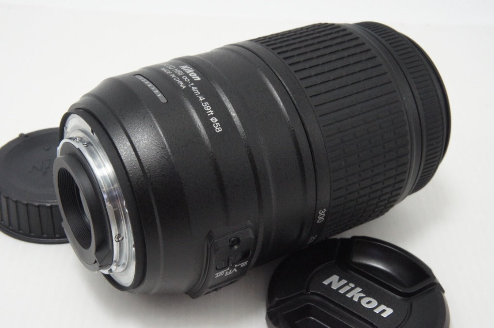 美品 Nikon ニコン AF-S DX NIKKOR 55-300mm F4.5-5.6G ED VR APS-C ズームレンズ フード付 260728k