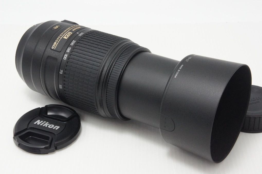 美品 Nikon ニコン AF-S DX NIKKOR 55-300mm F4.5-5.6G ED VR APS-C ズームレンズ フード付 260728k