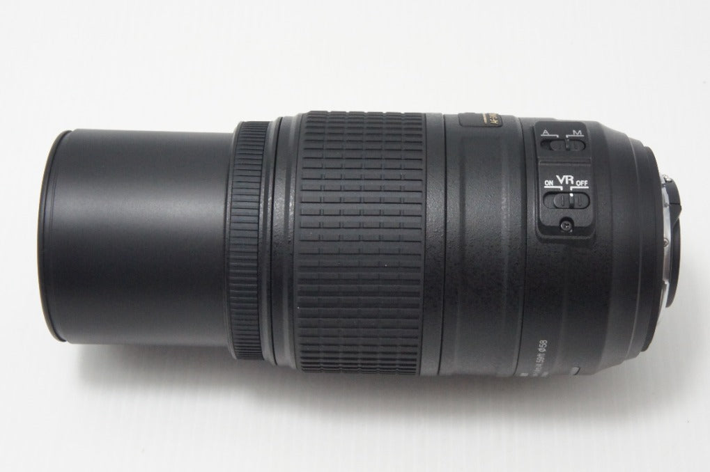 美品 Nikon ニコン AF-S DX NIKKOR 55-300mm F4.5-5.6G ED VR APS-C ズームレンズ フード付 260728k