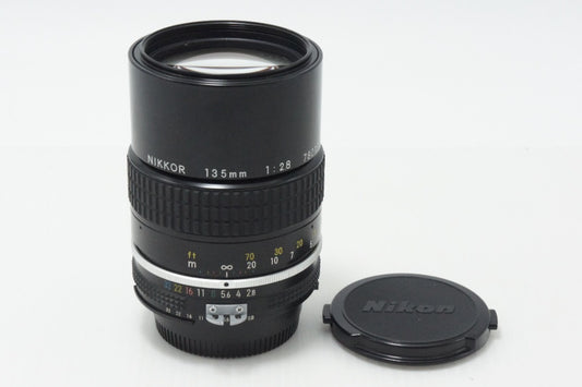 美品 Nikon ニコン Ai Nikkor 135mm F2.8 単焦点レンズ 260728o