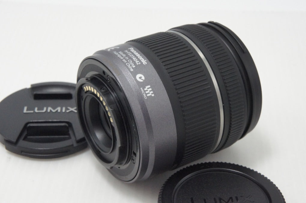 美品 Panasonic LUMIX G VARIO 14-42mm F3.5-5.6 ASPH. MEGA O.I.S H-FS014042 マイクロフォーサーズ フード付 260728q