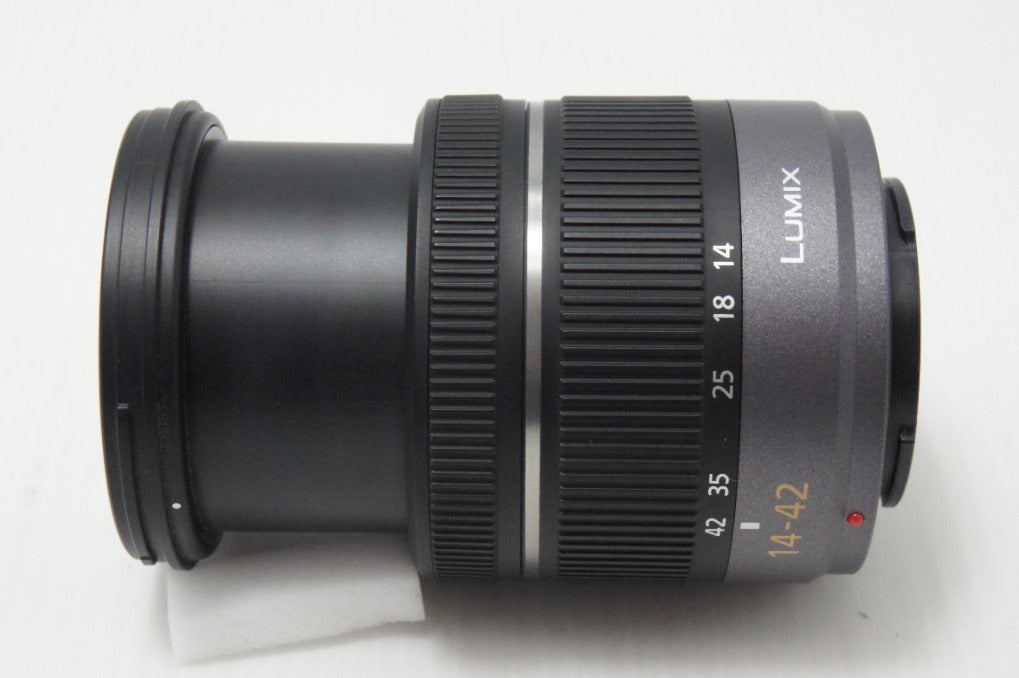 美品 Panasonic LUMIX G VARIO 14-42mm F3.5-5.6 ASPH. MEGA O.I.S H-FS014042 マイクロフォーサーズ フード付 260728q