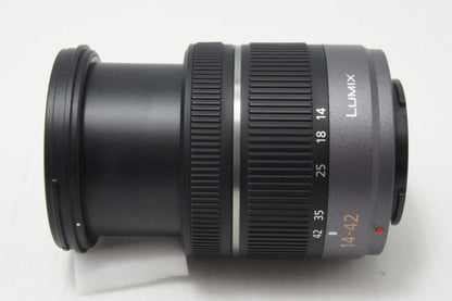 美品 Panasonic LUMIX G VARIO 14-42mm F3.5-5.6 ASPH. MEGA O.I.S H-FS014042 マイクロフォーサーズ フード付 260728q
