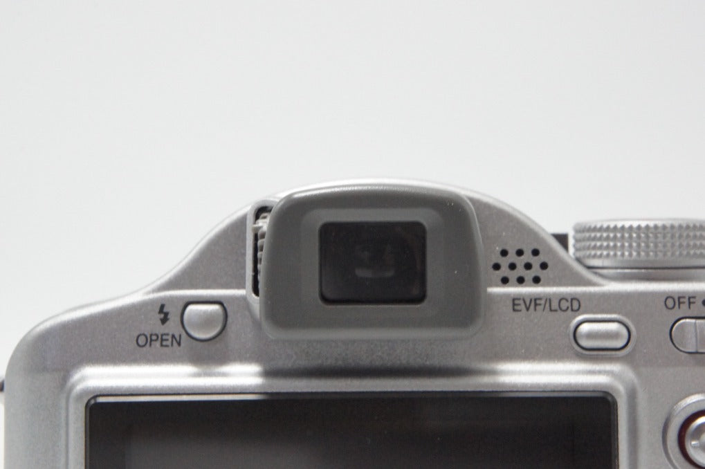 良品 Panasonic パナソニック LUMIX DMC-FZ7-S デジタルカメラ シルバー ケース付 260728s
