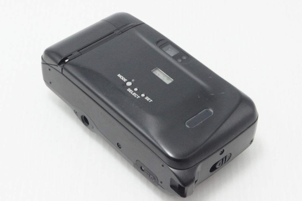 良品 KYOCERA 京セラ Slim T (Carl Zeiss Tessar 35mm F3.5) 35mmコンパクトフィルムカメラ 260729g
