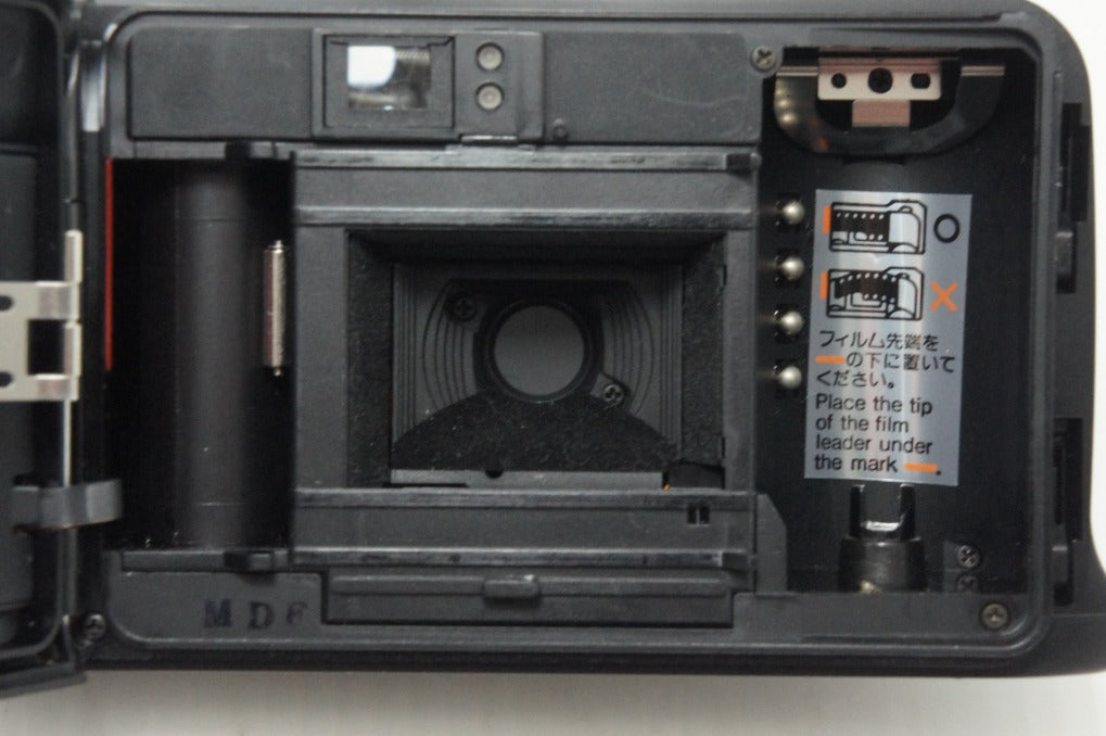良品 KYOCERA 京セラ Slim T (Carl Zeiss Tessar 35mm F3.5) 35mmコンパクトフィルムカメラ 260729g