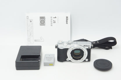 美品 Nikon ニコン 1 J5 ボディ ミラーレス一眼カメラ シルバー 260729u