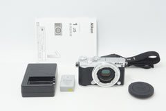 美品 Nikon ニコン 1 J5 ボディ ミラーレス一眼カメラ シルバー 260729u