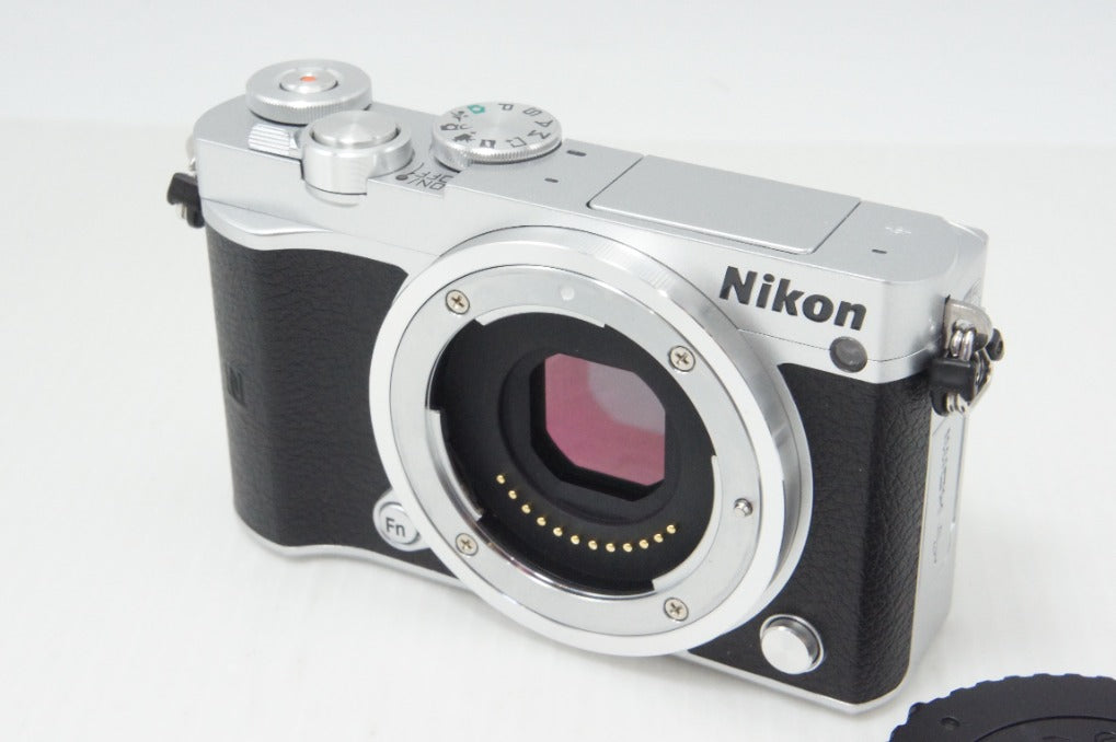 美品 Nikon ニコン 1 J5 ボディ ミラーレス一眼カメラ シルバー 260729u