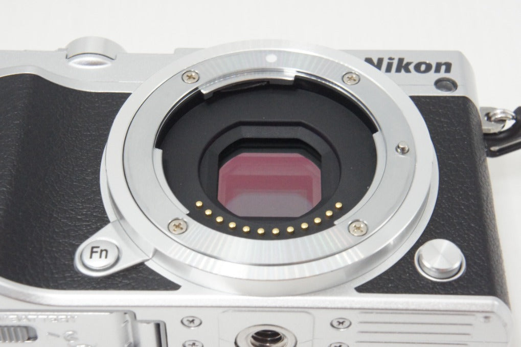 美品 Nikon ニコン 1 J5 ボディ ミラーレス一眼カメラ シルバー 260729u
