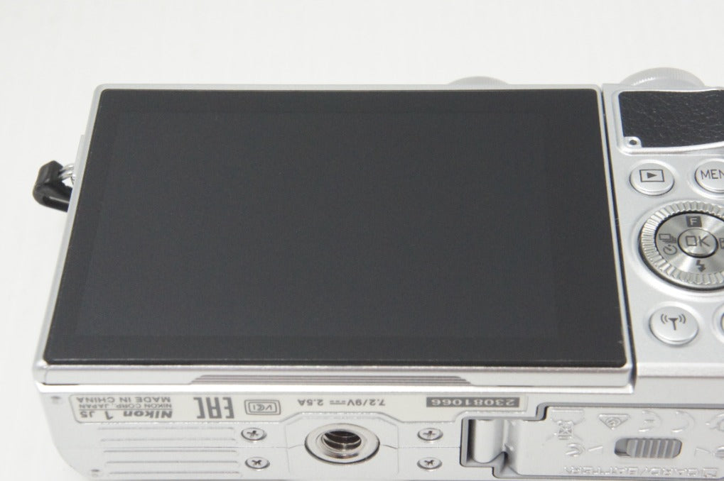 美品 Nikon ニコン 1 J5 ボディ ミラーレス一眼カメラ シルバー 260729u