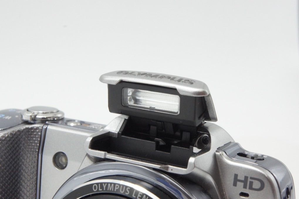 美品 OLYMPUS オリンパス SZ-10 コンパクトデジタルカメラ シルバー 元箱付 260730a