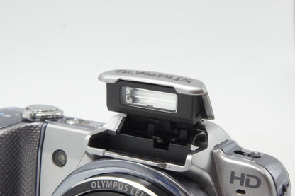 美品 OLYMPUS オリンパス SZ-10 コンパクトデジタルカメラ シルバー 元箱付 260730a