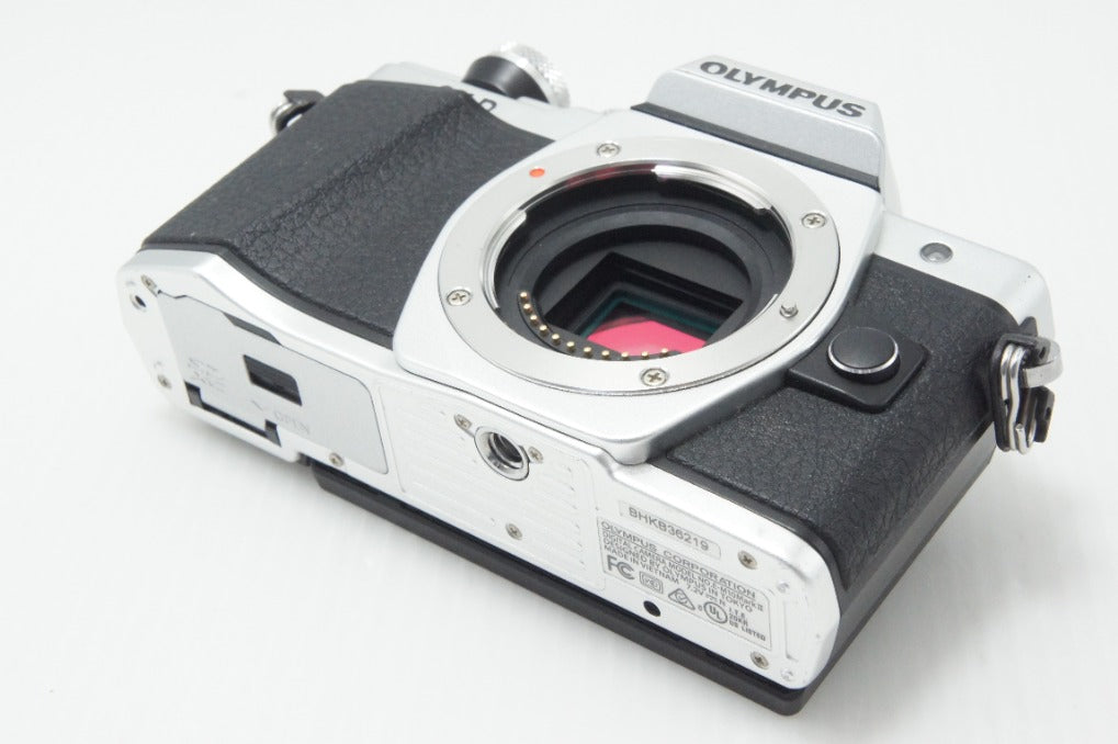 OLYMPUS オリンパス OM-D E-M10 Mark II ボディ ミラーレス一眼カメラ シルバー 260730ag