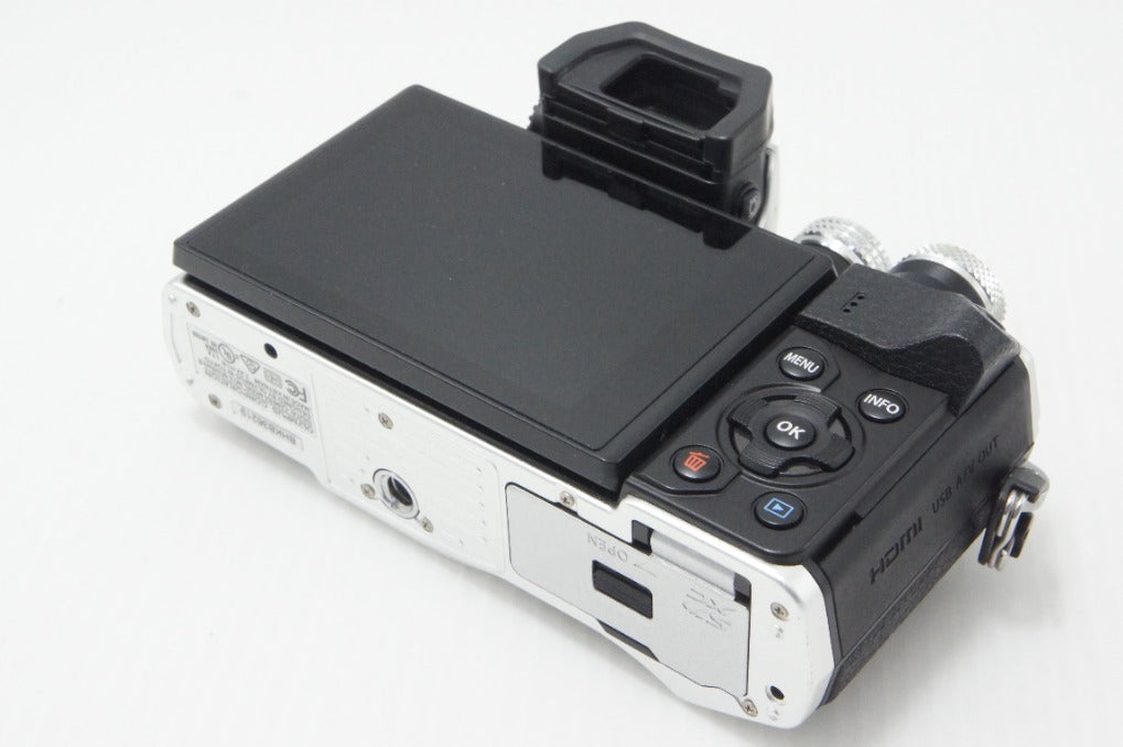 OLYMPUS オリンパス OM-D E-M10 Mark II ボディ ミラーレス一眼カメラ シルバー 260730ag