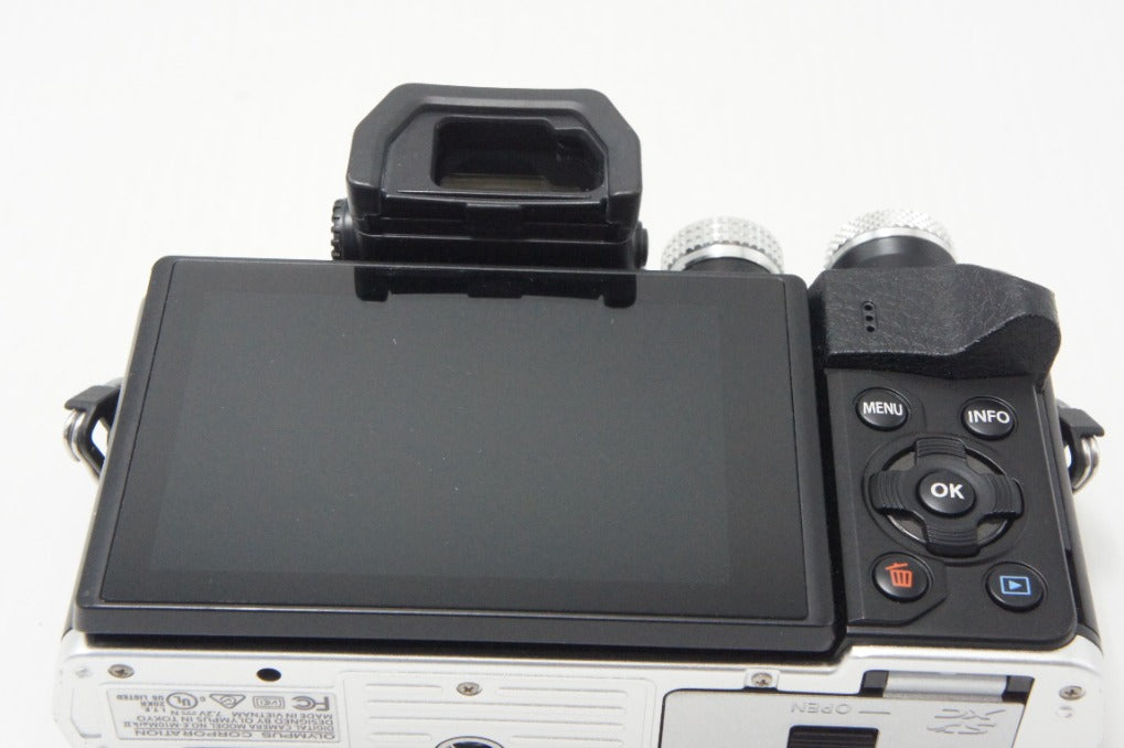 OLYMPUS オリンパス OM-D E-M10 Mark II ボディ ミラーレス一眼カメラ シルバー 260730ag