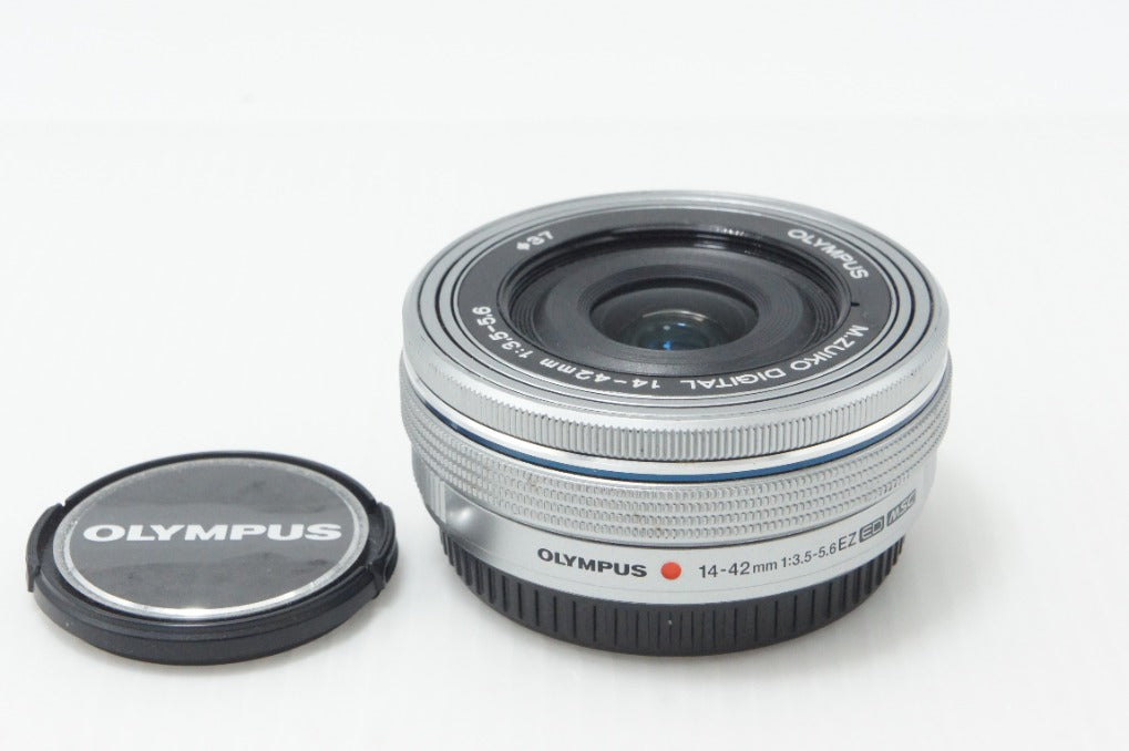 美品 OLYMPUS M.ZUIKO DIGITAL ED 14-42mm F3.5-5.6 EZ マイクロフォーサーズ ズームレンズ シルバー 260730ah